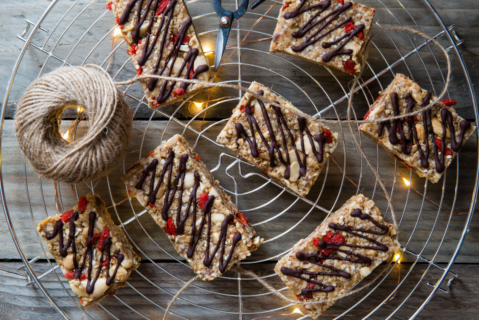 Quinoa & Goji Granola Bars