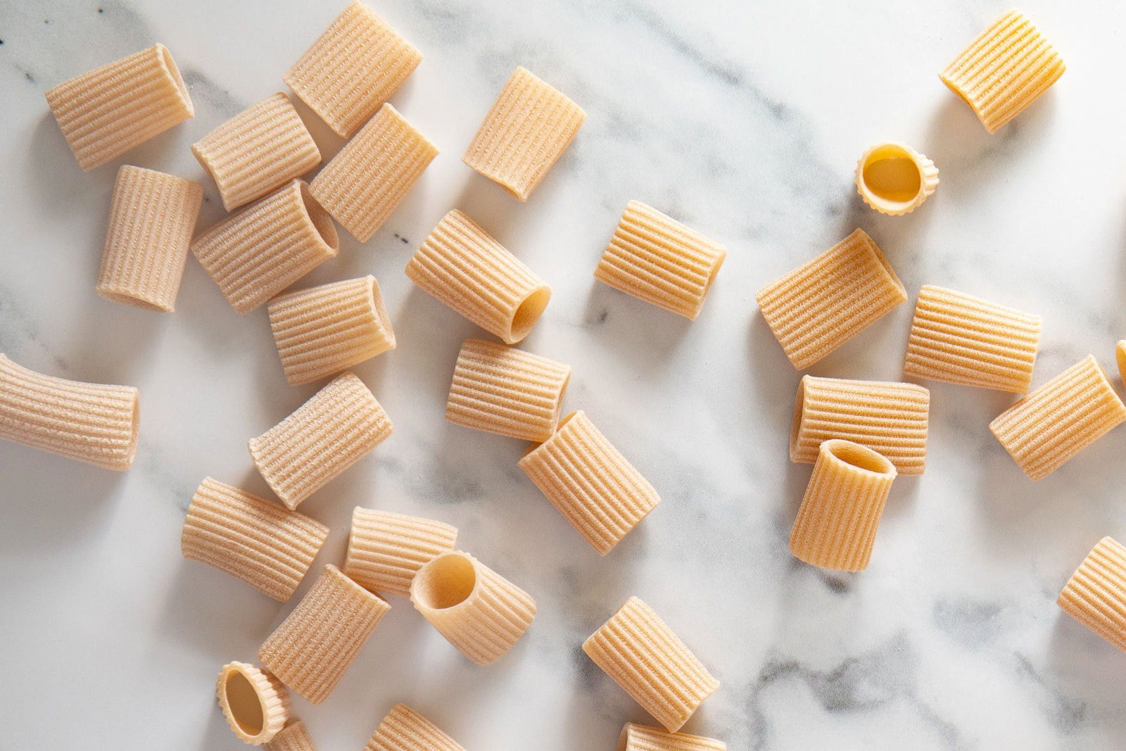 Spelt Mezzi Rigatoni, White, Organic - Hodmedod's British Pulses & Grains